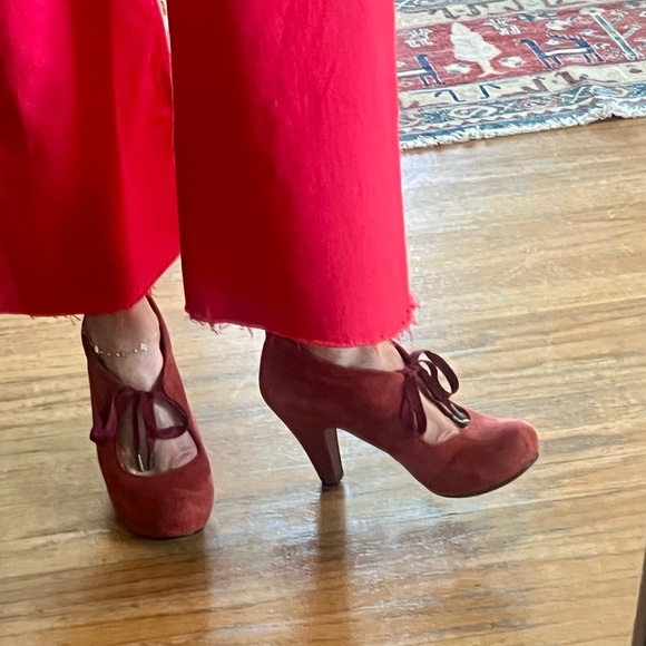 Chie Mihara Red Suede Heels with Bow - Picture 9 of 9